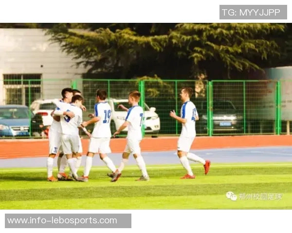 足球课的魅力与挑战探索青少年成长中的团队精神与竞技意识